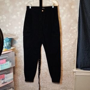 Almost Famous WOMEN'S JUNIORS WEB BELTED CARGO JOGGER PANT